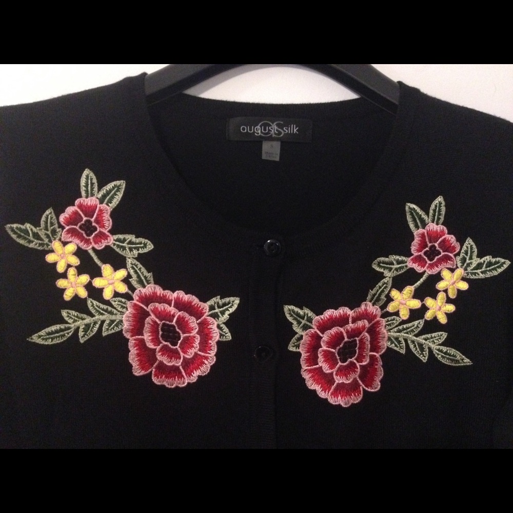 AUGUST SILK cardigan with flowers application. - Picture 4 of 5